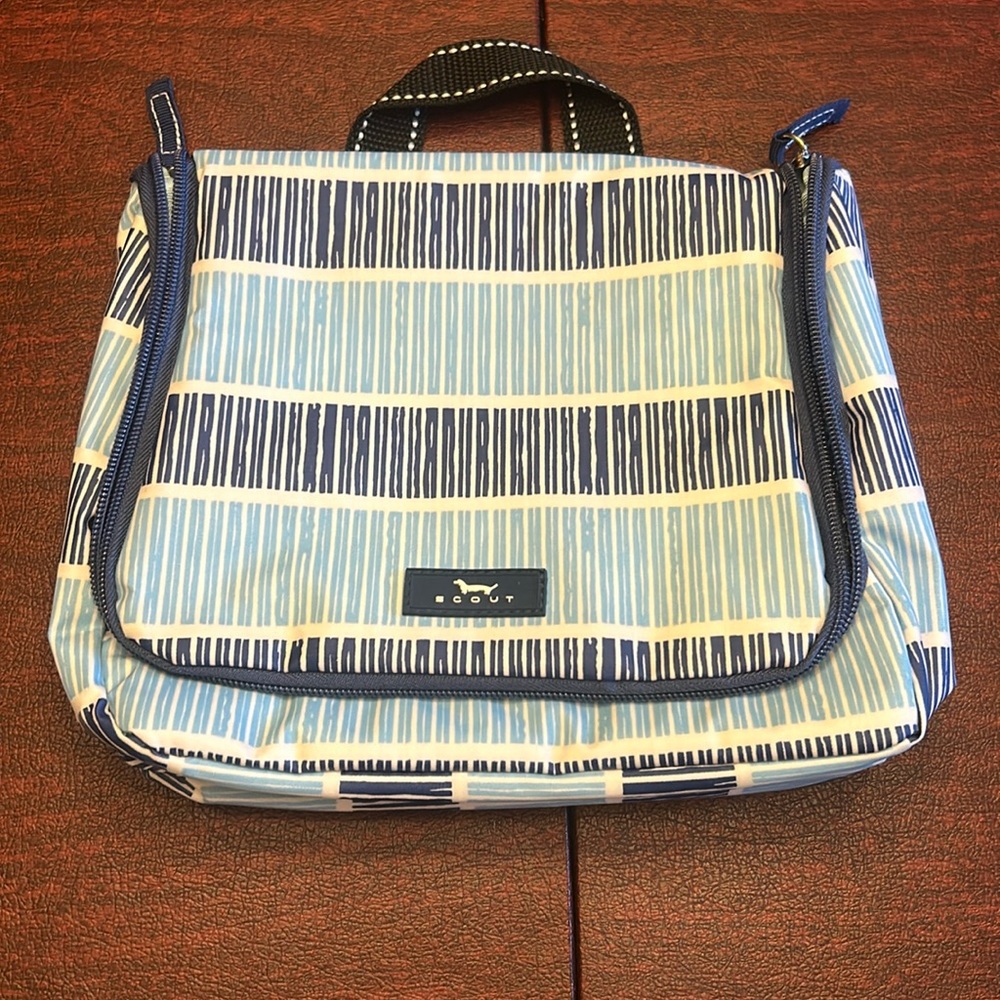 NWOT Scout Toiletry Bag